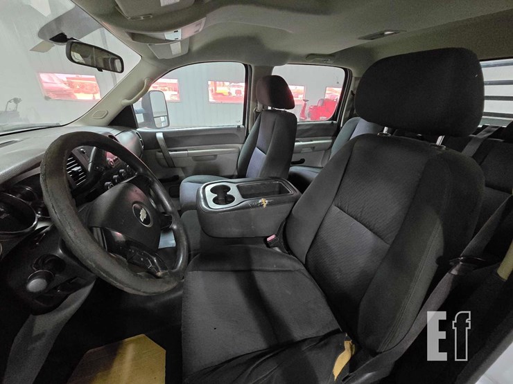2013-2013-chevrolet-silverado-flatbed-truck-6591-image-9