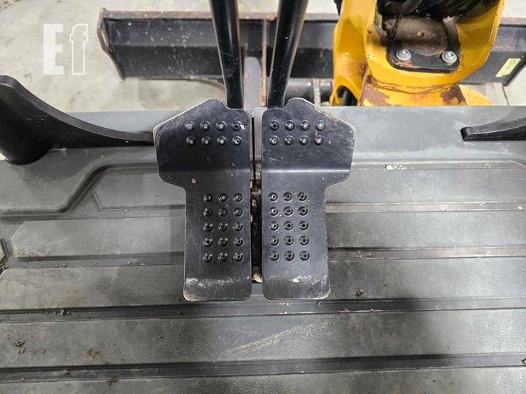 2019-caterpillar-303.5e2-cr-image-19