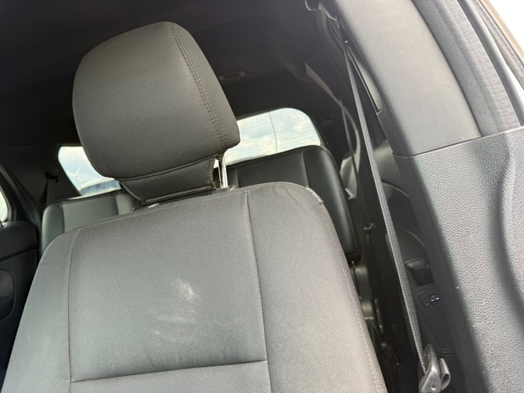 2017-ford-explorer-image-44