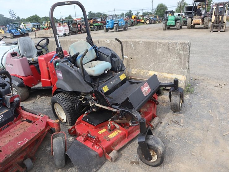 toro-groundmaster-7210-diesel-zero-turn-mower-image-1