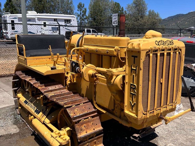 caterpillar-thirty-image-3