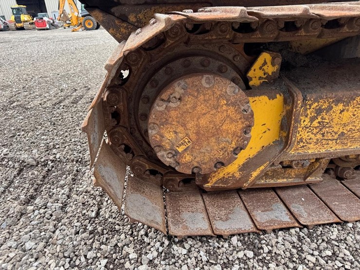 2004-komatsu-d31px-21-image-17