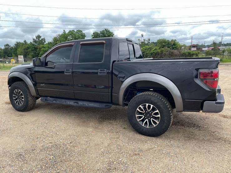 2013-ford-f150-raptor-image-2