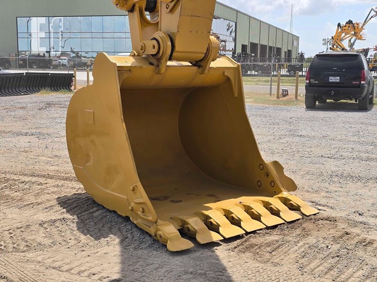 2020-caterpillar-336-image-10