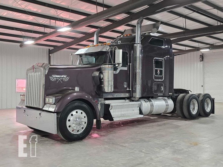 2009-kenworth-w900-image-1