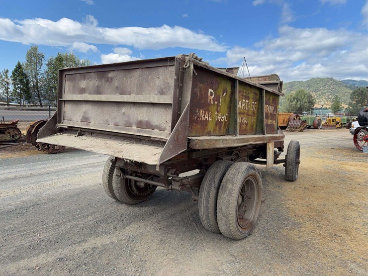 mack-c-cab-dump-truck-image-5
