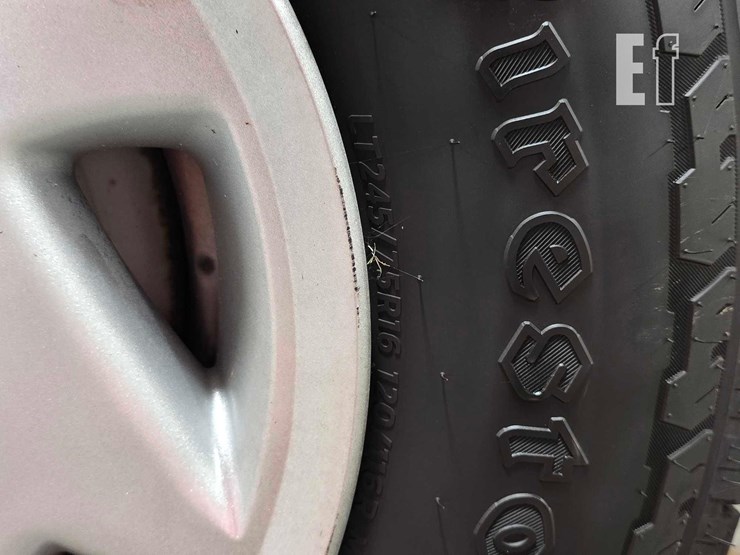 2013-ford-e250-image-23