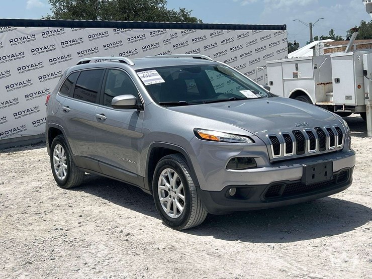 2016-jeep-cherokee-image-2