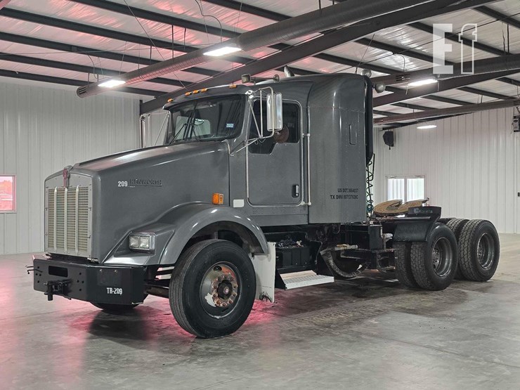 2005-kenworth-t800-image-1