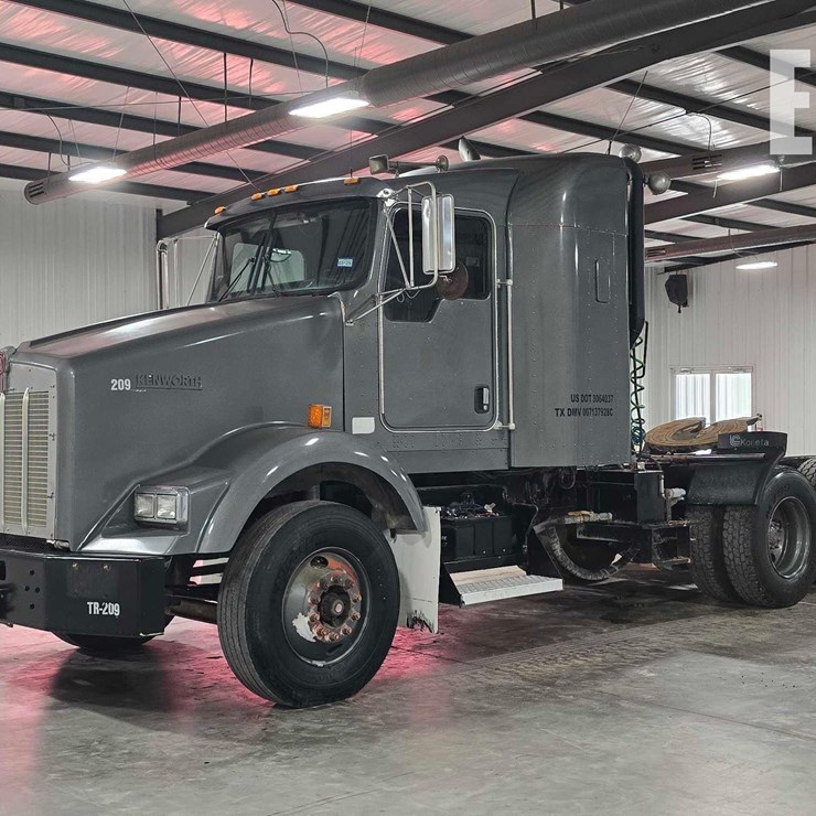 2005 KENWORTH T800