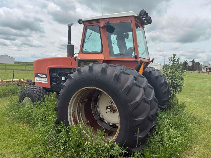 allis-chalmers-7080-tractor-image-6