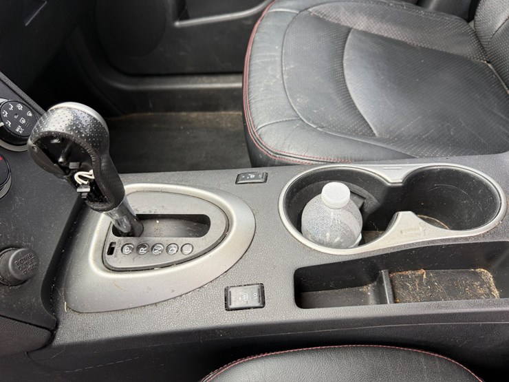 2010-nissan-rogue-image-60