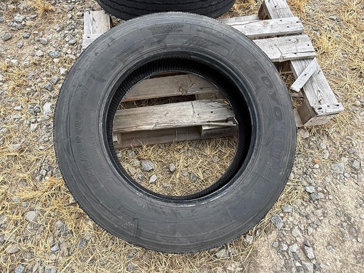 #42818-•-lot-of-(2)-firestone-255/70r22.5-tires-inv#-42818-image-5