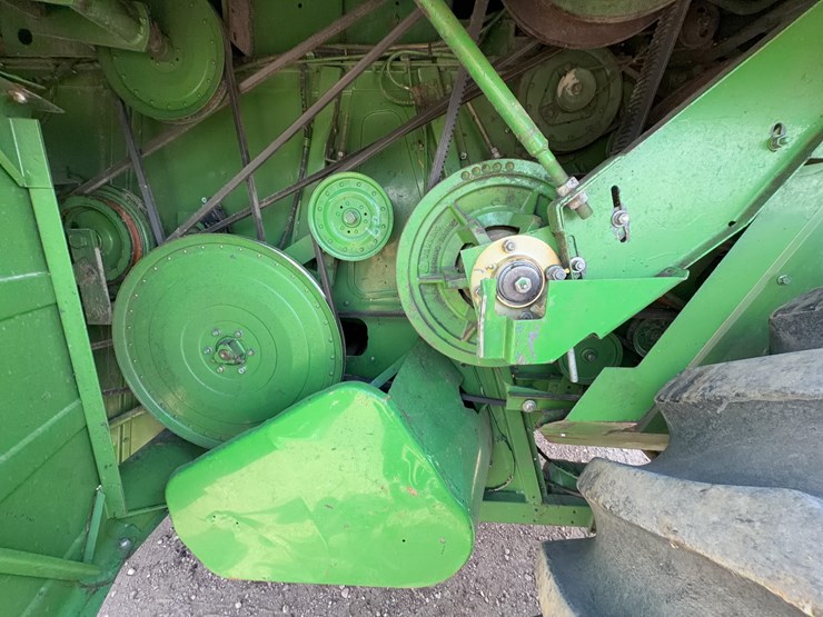 1981-john-deere-8820-image-25