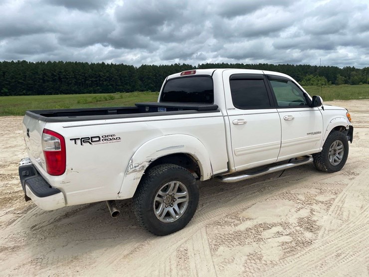 2004-toyota-tundra-image-3