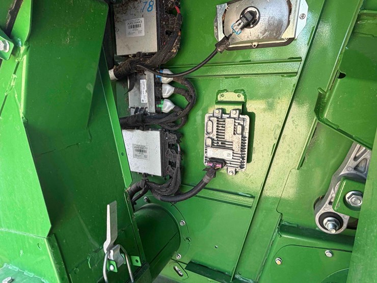 2019-john-deere-s780-image-38