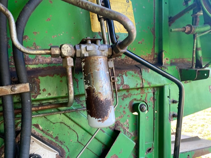 john-deere-9600-4x4-combine-image-38