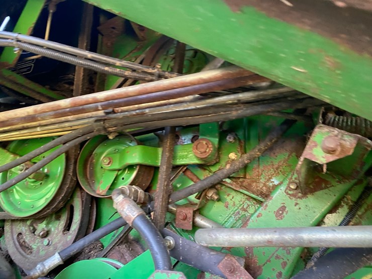john-deere-9600-4x4-combine-image-27