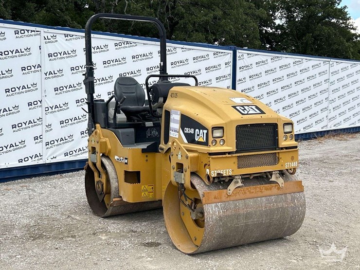 2014-caterpillar-cb34-image-4