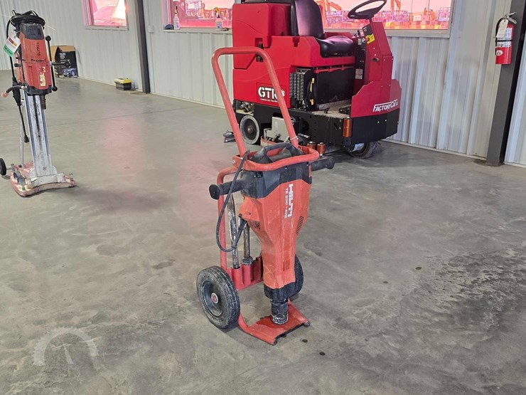 2019-hilti-te2000-avr-30-39-lb-electric-breaker-image-2