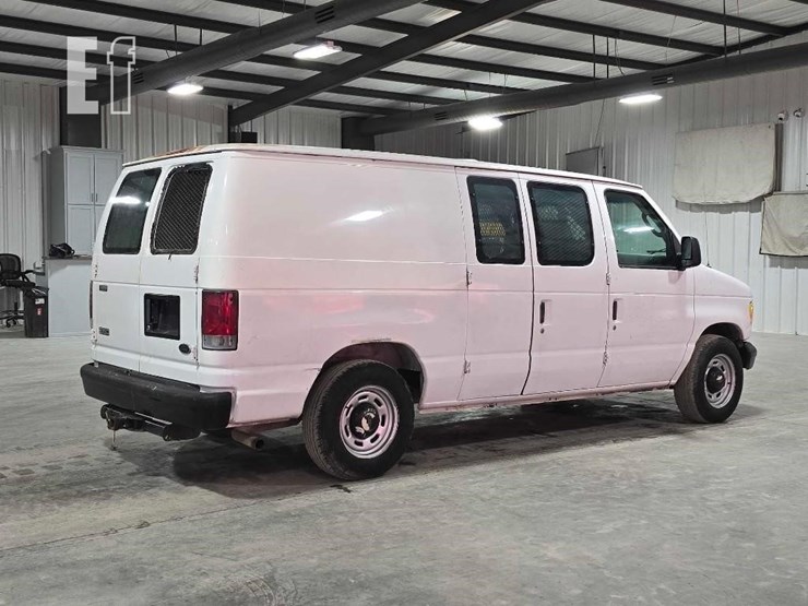 2005-2005-ford-econoline-van-6670-image-3