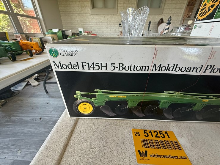 john-deere-f145h-image-4