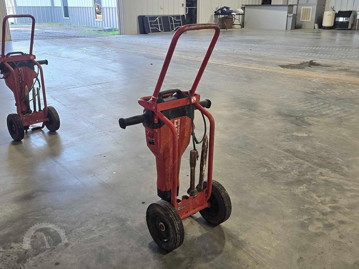 2019-hilti-te2000-avr-30-39-lb-electric-breaker-image-4