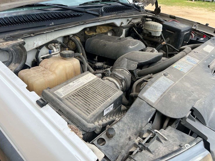 2004-chevrolet-silverado-2500-image-20