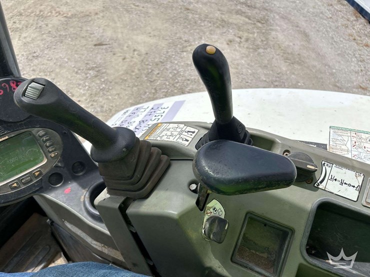 2019-bobcat-e50-mini-excavator-image-12