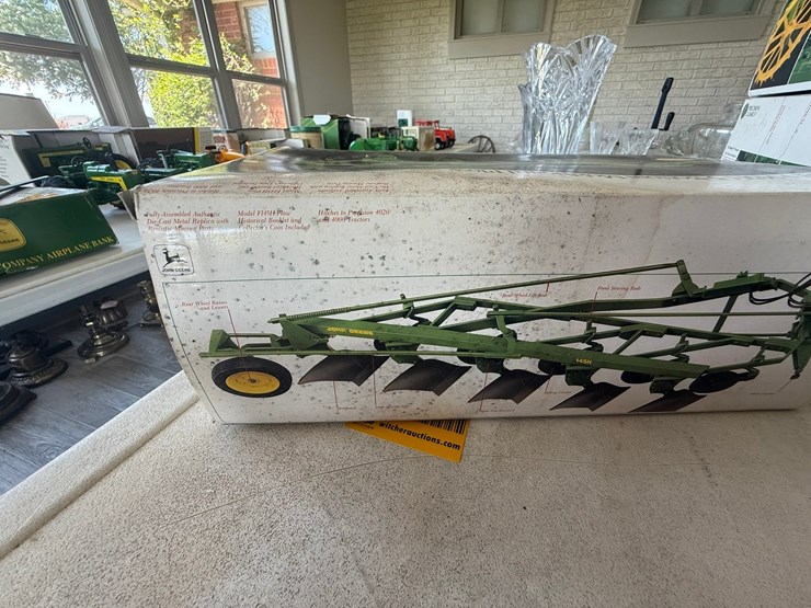 john-deere-f145h-image-9