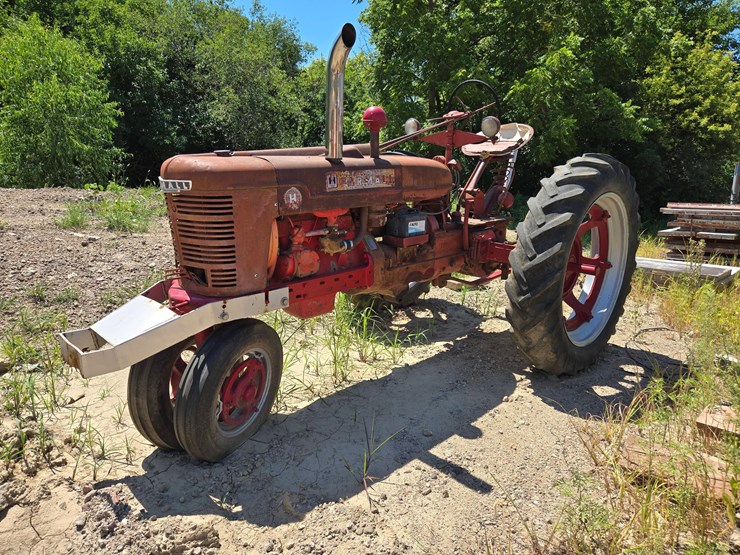 1948-ihc-farmall-h-tractor-image-1