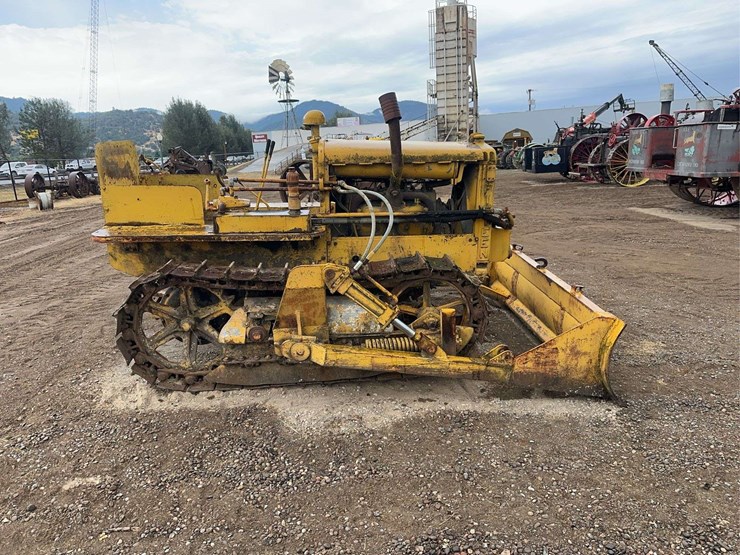 caterpillar-fifteen-image-6