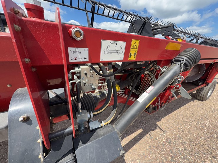 2014-case-ih-3162-image-21