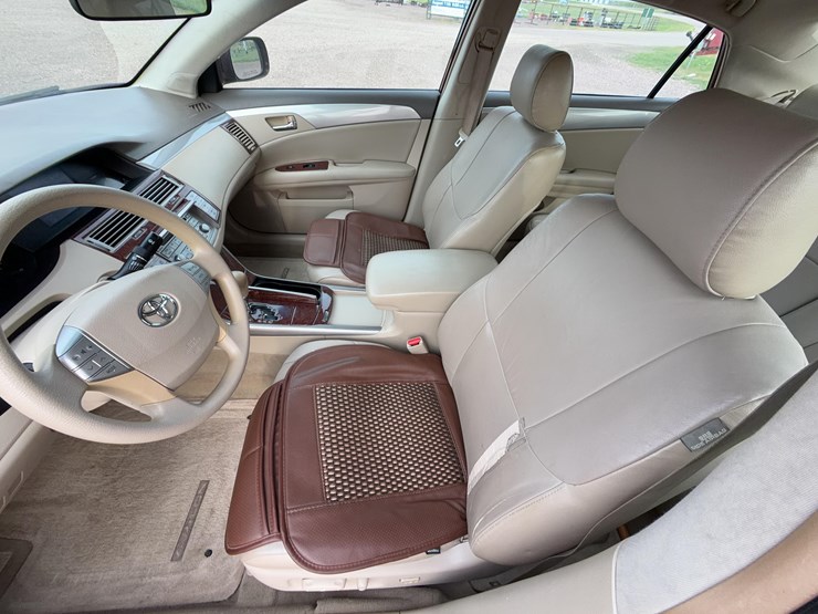 2005-toyota-avalon-sedan-image-11