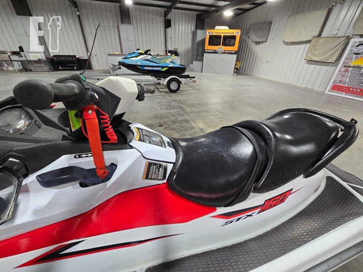 kawasaki-stx160-jet-ski-image-9