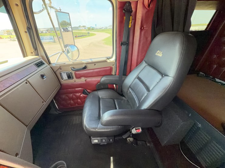 2011-western-star-4900fa-image-66