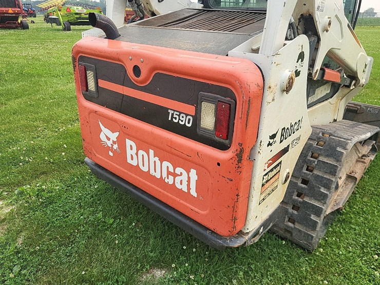 2016-bobcat-t590-skid-loader-image-18
