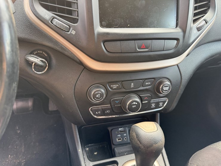 2014-jeep-cherokee-image-92