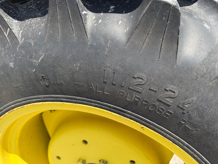2000-john-deere-4200-image-8