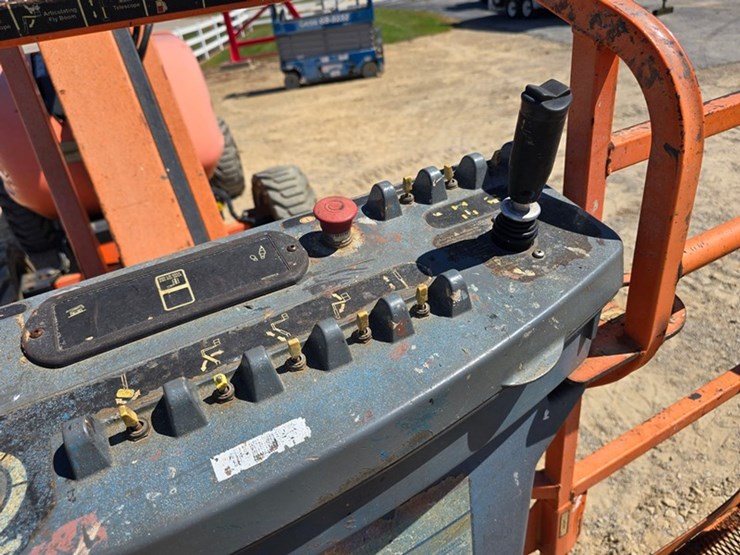 2013-jlg-600aj-image-9