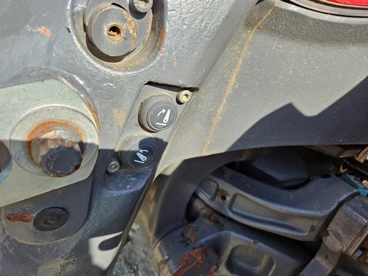 massey-ferguson-7624-image-72