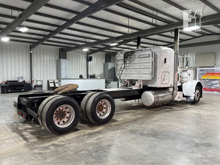 1994-peterbilt-378-image-3