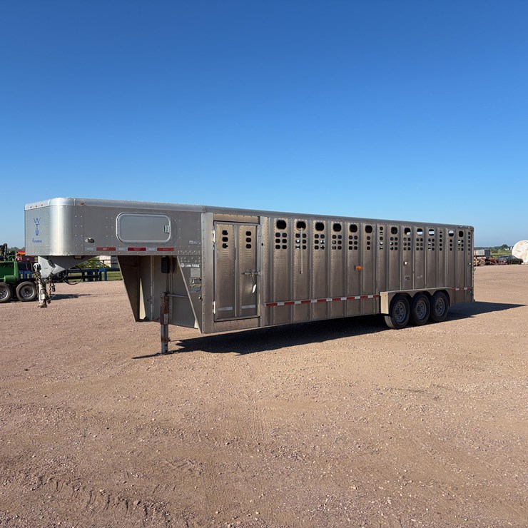 2009 WILSON LIVESTOCK TRAILER