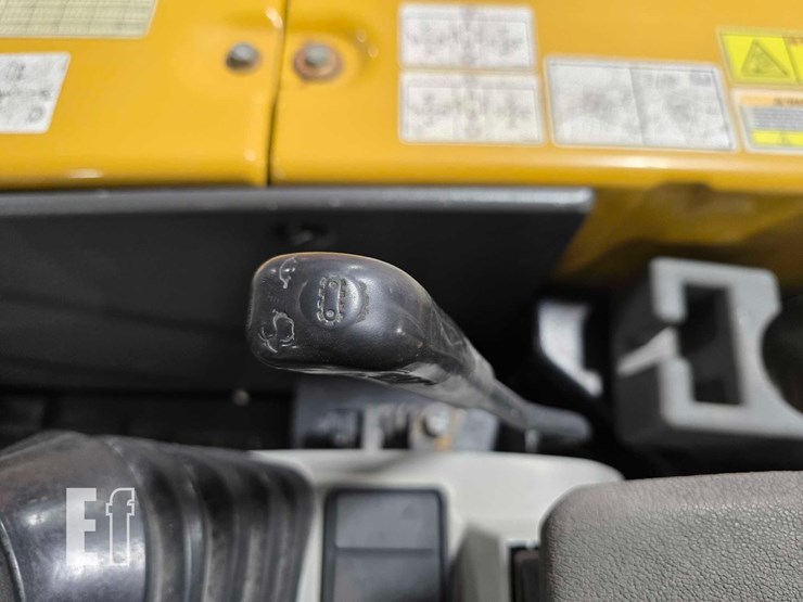 2019-caterpillar-303.5e2-cr-image-22