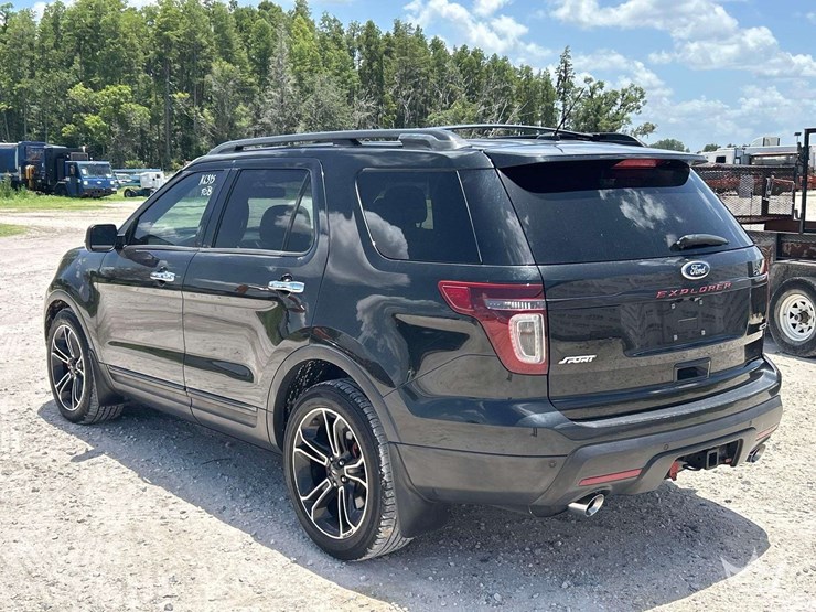 2014-ford-explorer-image-4