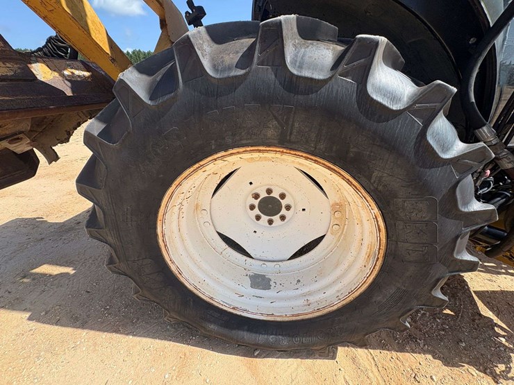 2010-new-holland-t6030-image-28