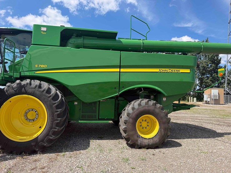 2019-john-deere-s780-image-26
