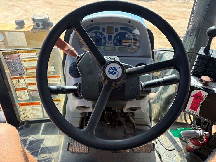 2010-new-holland-t6030-image-8