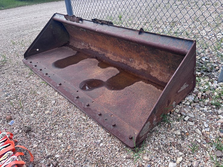 #8004-•-84in-cat-skid-steer-bucket-image-2
