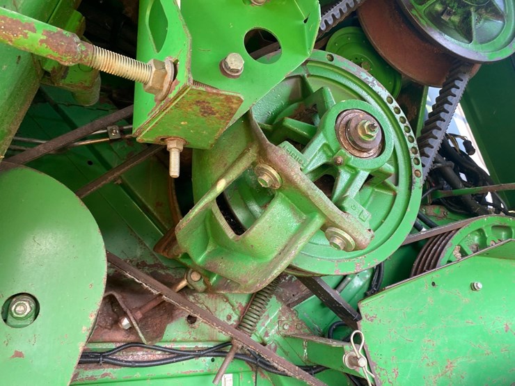 john-deere-9600-4x4-combine-image-56